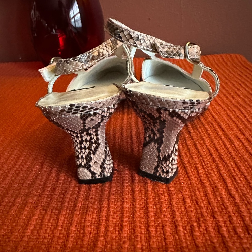 Stuart Weitzman powdery pink and black snake skin Slingback Heels Size 10 B - Picture 3 of 7
